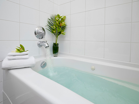 graphic-tankless-hot-water-tub-475x355